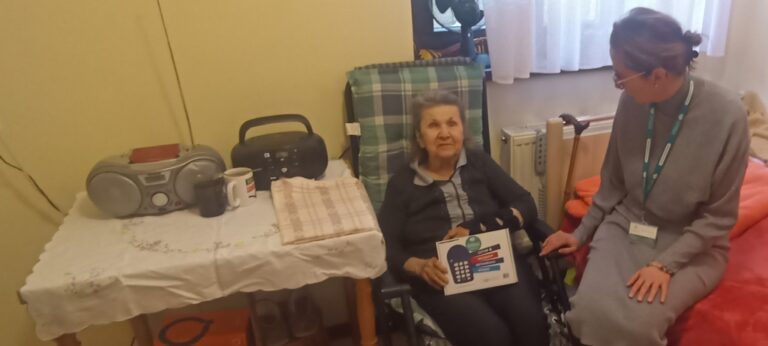 Literatura jako okno na świat: Pomoc dla Pani Barbary 🌍